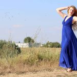 με μπλε φορεμα τι χρωμα παπουτσια ταιριαζουν